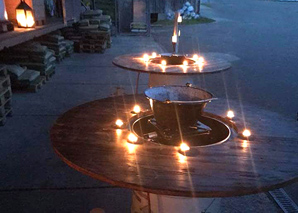 Fonduebar mit Lichtern